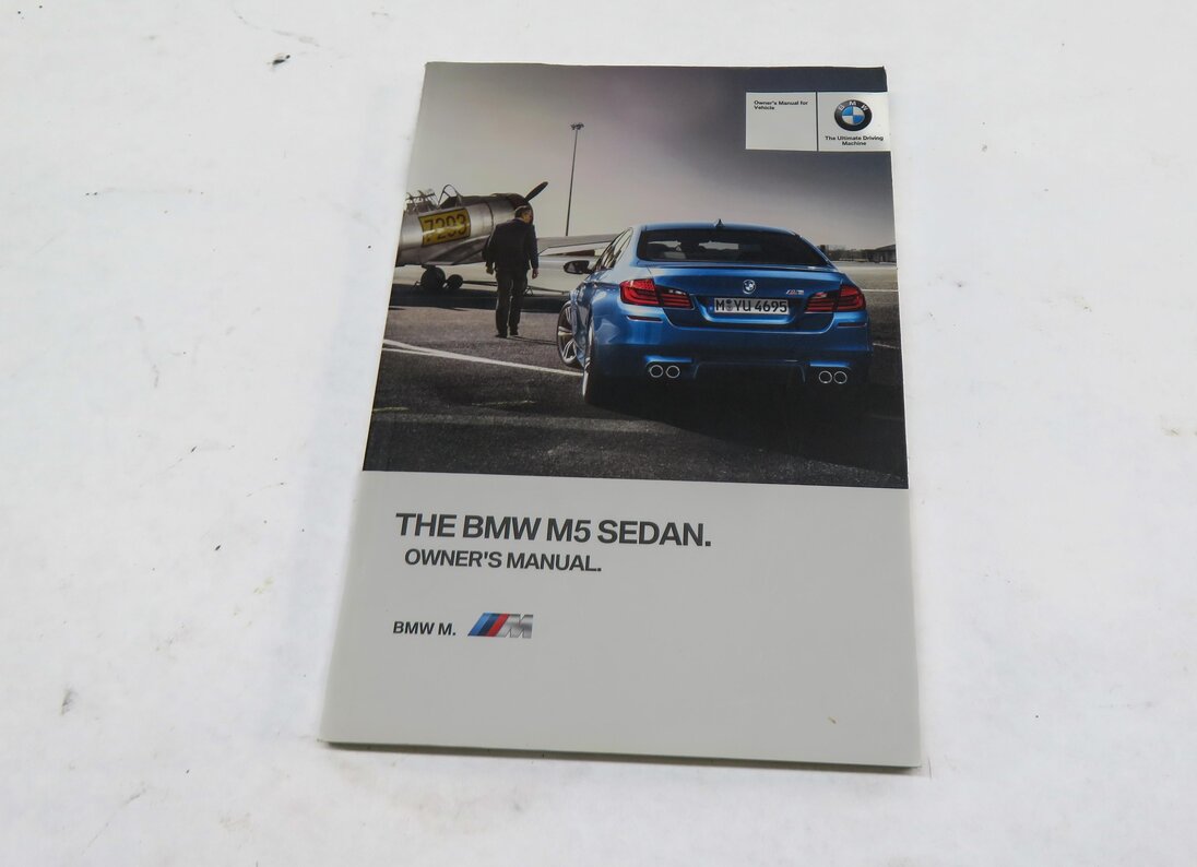 Thumbnail 9: 2013 BMW M5 ///M (F10) OWNERS MANUAL BOOK BOOKLET GUIDE SET w/ CASE