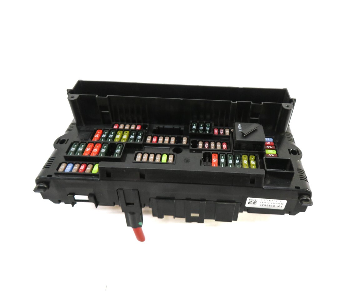 Thumbnail 4: 2013 BMW M5 ///M (F10) FRONT POWER DISTRIBUTION FUSE BOX BODY MODULE HOUSING