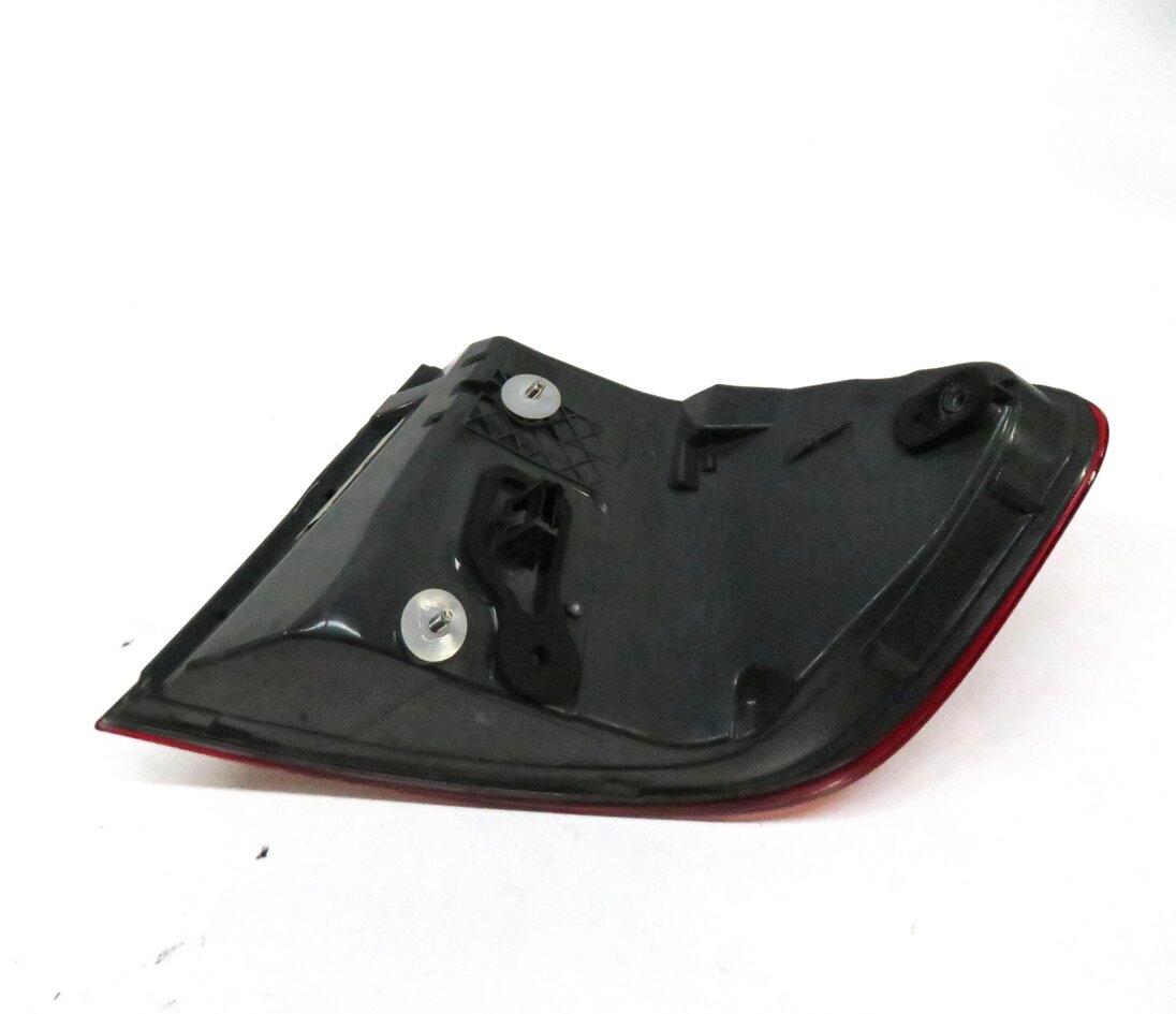 Thumbnail 4: 2011-2013 BMW 5 SERIES M5 F10 LEFT DRIVER REAR OUTER TAILLIGHT BRAKE LIGHT LAMP