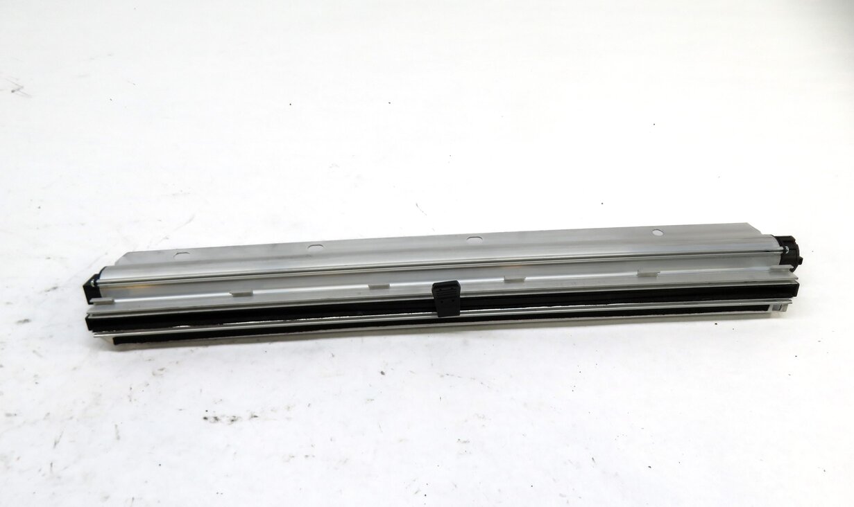 Thumbnail 2: 2011-2016 BMW 528i 535i 550i M5 (F10) RIGHT REAR DOOR WINDOW PRIVACY SUN SHADE