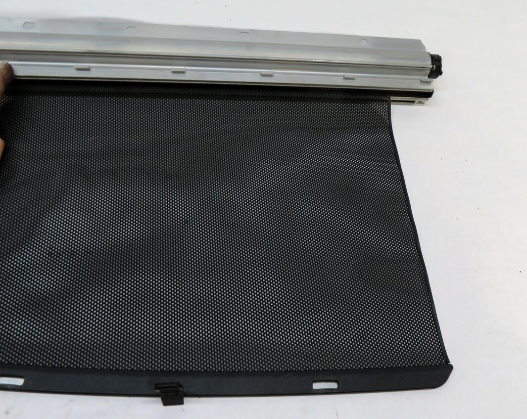 Thumbnail 8: 2011-2016 BMW 528i 535i 550i M5 (F10) RIGHT REAR DOOR WINDOW PRIVACY SUN SHADE