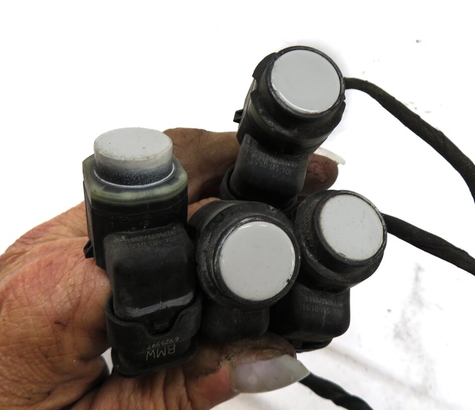 Thumbnail 4: 2013 BMW M5 ///M (F10) REAR PDC PARK SENSOR SET w/ HARNESS (ALPINE WHITE 300)