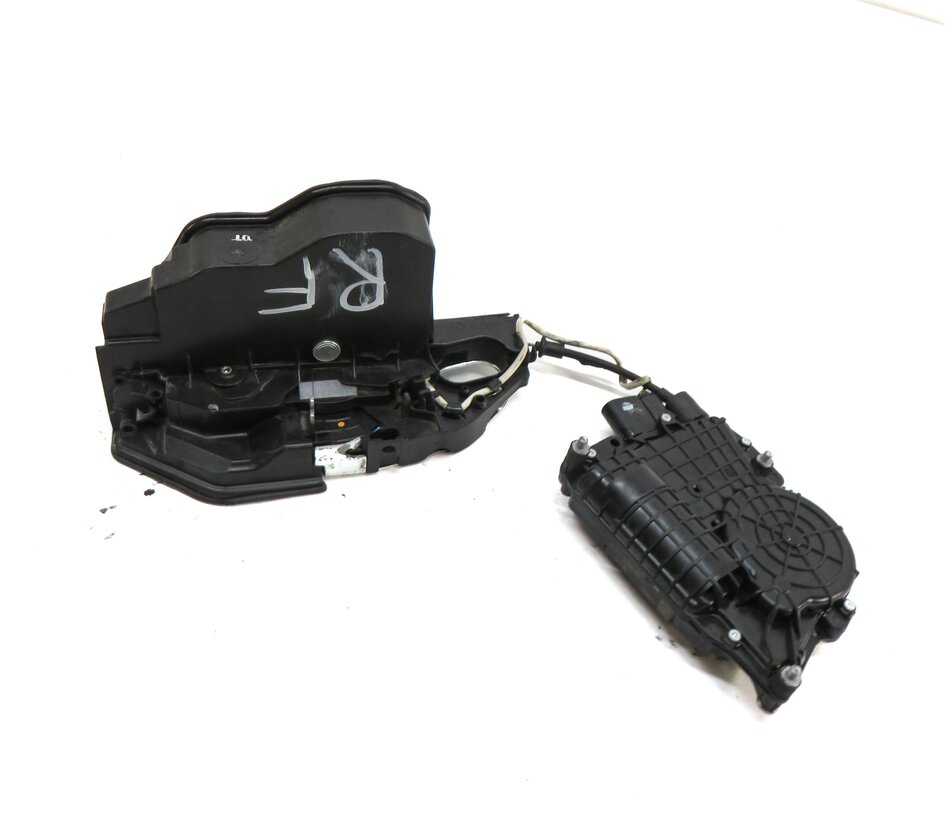 10-16 BMW 528i 535i 550i 750i 760i (F01 F10) RIGHT FRONT SOFT CLOSE DOOR LATCH