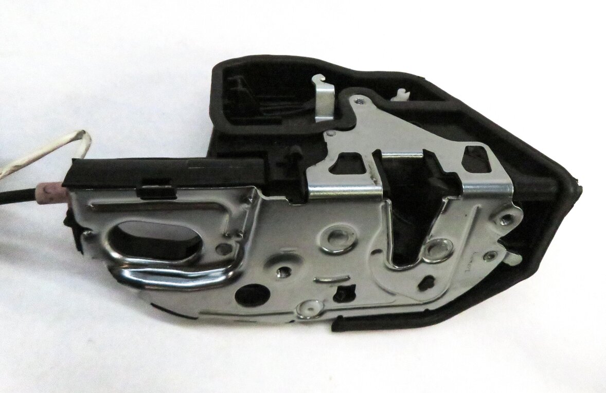 Thumbnail 8: 2011-2016 BMW 528i 535i 550i M5 (F10) RIGHT REAR SOFT CLOSE DOOR LOCK LATCH SET