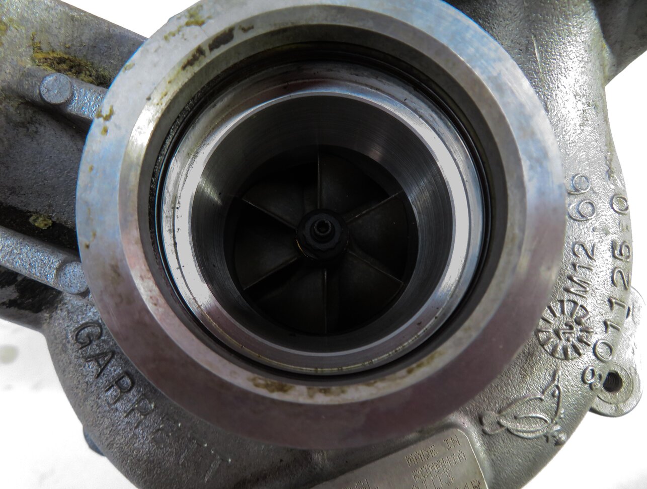 Thumbnail 7: 12-15 BMW M5 M6 ///M (F06 F10 F12 F13) 4.4L S63 ENGINE LEFT TURBO TURBOCHARGER