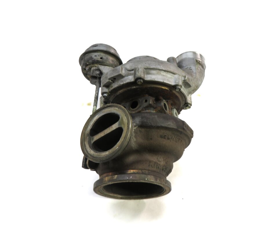 Thumbnail 3: 12-15 BMW M5 M6 ///M (F06 F10 F12 F13) 4.4L S63 ENGINE RIGHT TURBO TURBOCHARGER