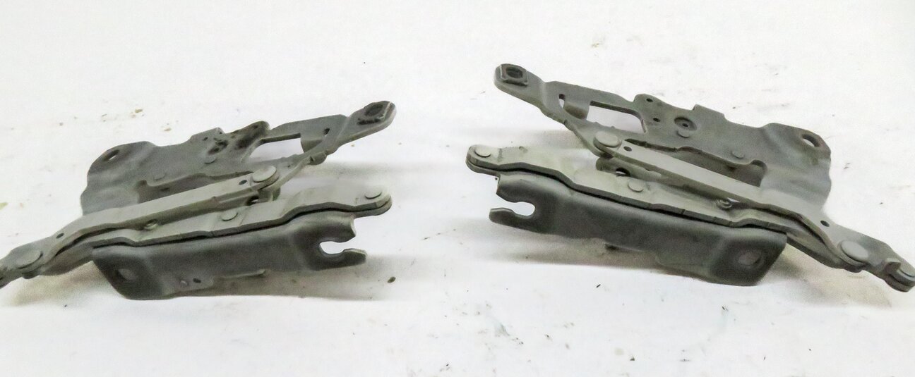 Thumbnail 5: 12-19 BMW 528i 535i 550i 640i 650i M5 M6 (F06 F10) FRONT HOOD HINGE SET (WHITE)