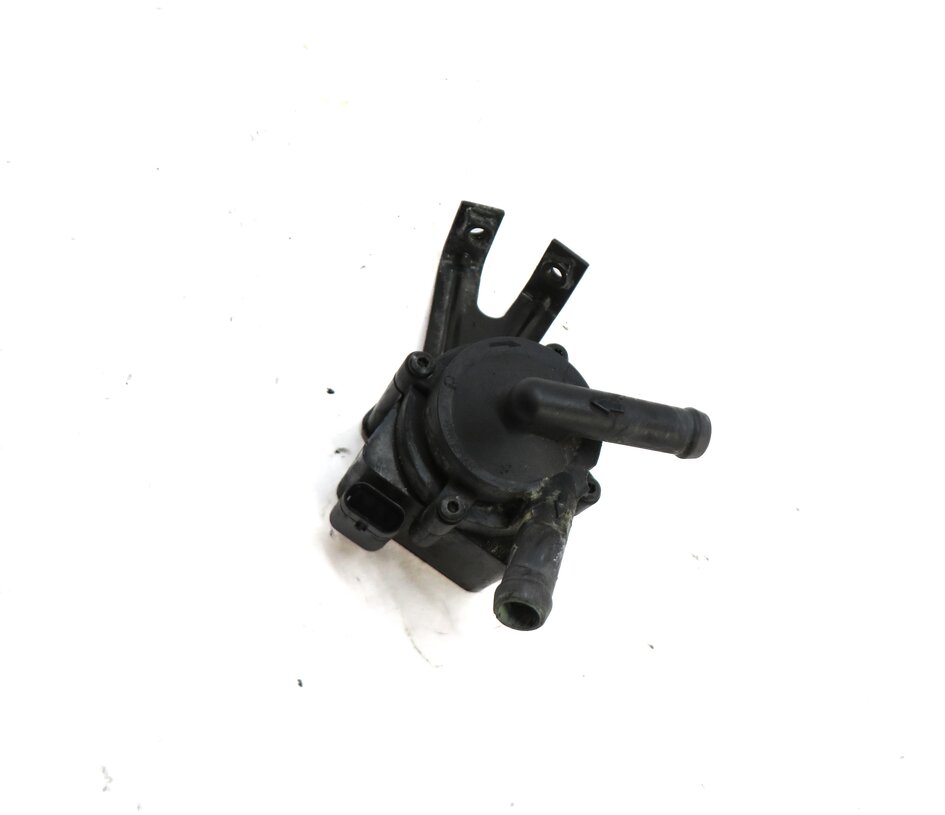 Thumbnail 3: 12-19 BMW X5 M5 M6 (E70 F06 F10 F15) N63 S63 TURBOCHARGER ELECTRIC WATER PUMP