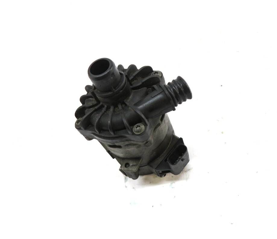 Thumbnail 3: 2012-2019 BMW M5 M6 ///M (F06 F10 F12 F13) 4.4L S63T ENGINE AUXILIARY WATER PUMP