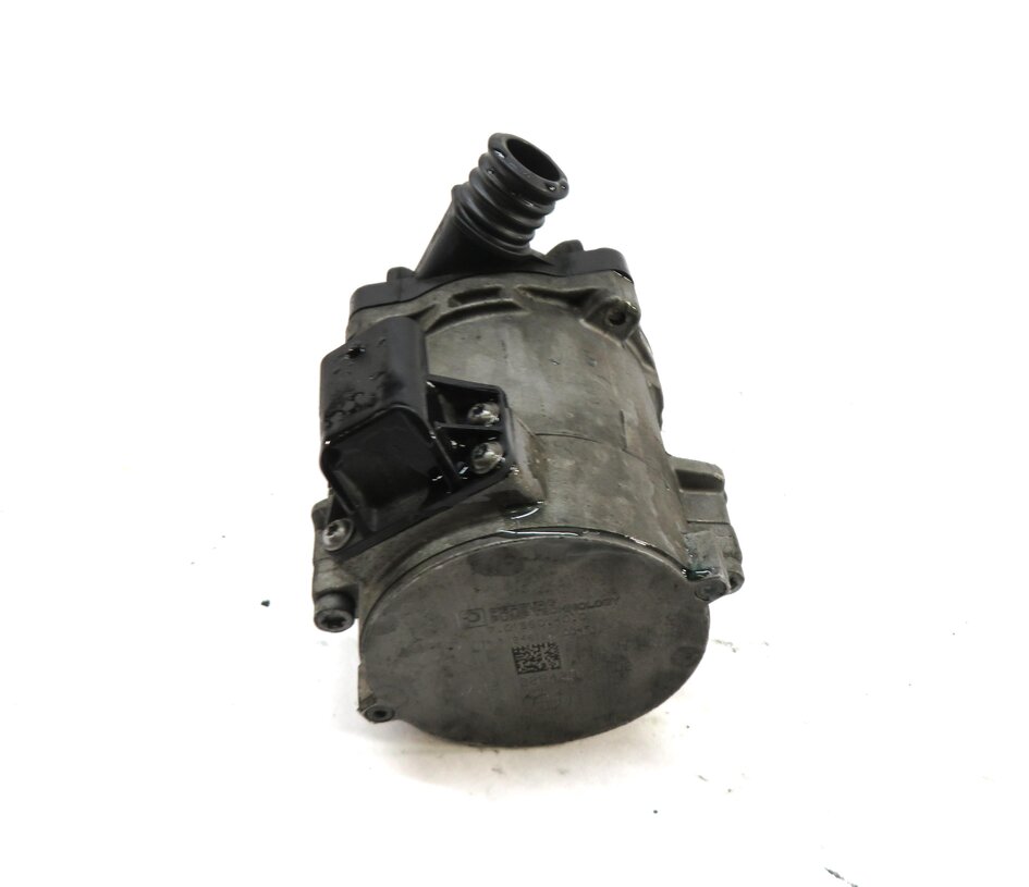 Thumbnail 5: 2012-2019 BMW M5 M6 ///M (F06 F10 F12 F13) 4.4L S63T ENGINE AUXILIARY WATER PUMP