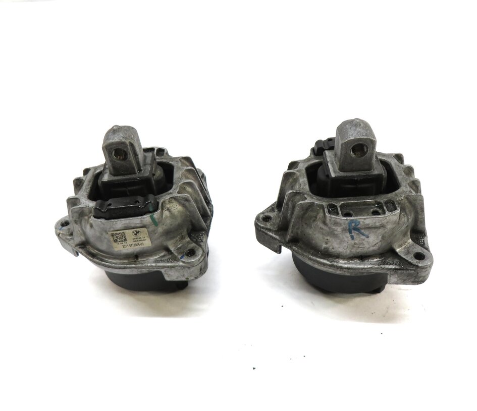 Thumbnail 2: 2013 BMW M5 ///M (F10) 4.4L S63 TWIN TURBO ENGINE LEFT & RIGHT MOTOR MOUINT SET