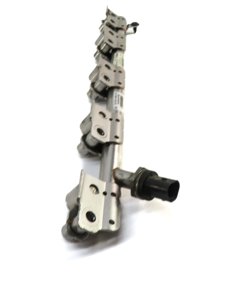 Thumbnail 4: 2017 LAND ROVER DISCOVERY SPORT (L550) 2.0L TURBO ENGINE FUEL RAIL