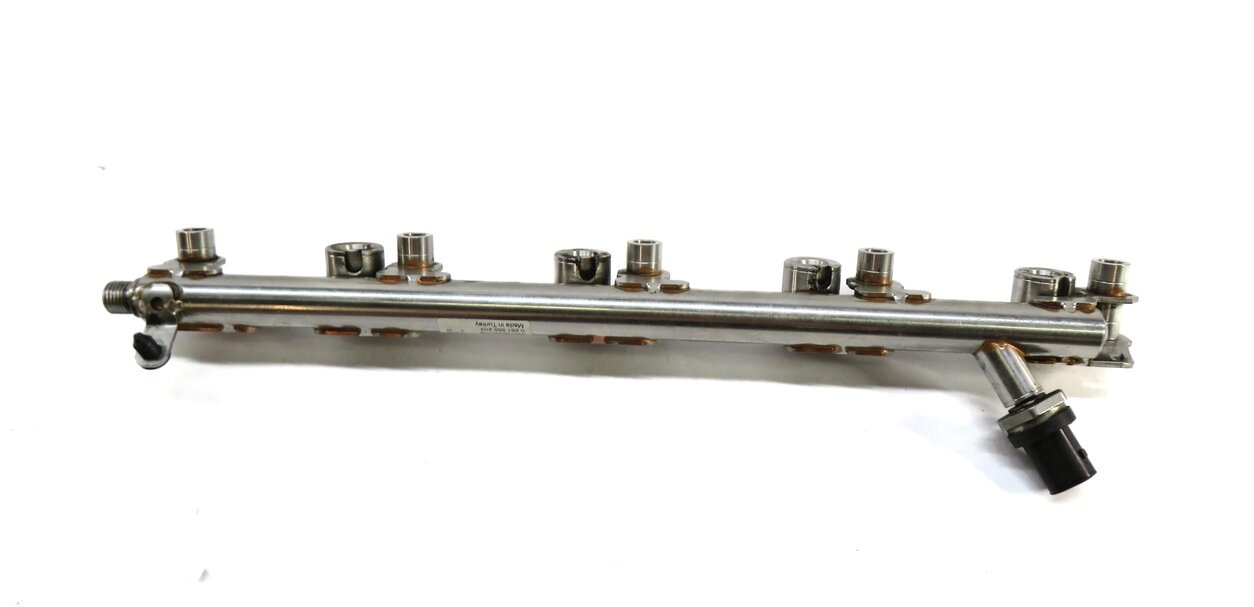 Thumbnail 6: 2017 LAND ROVER DISCOVERY SPORT (L550) 2.0L TURBO ENGINE FUEL RAIL