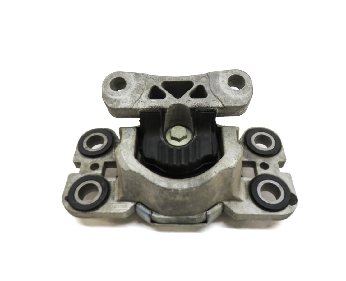 Thumbnail 2: 2017 LAND ROVER DISCOVERY SPORT (L550) TRANSMISSION MOUNT MOUNTING BRACKET