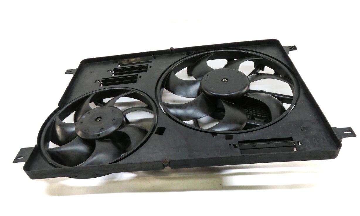 Thumbnail 2: 12-17 LR2 DISCOVERY SPORT RANGE ROVER EVOQUE (L538 L550) RADIATOR COOLING FAN