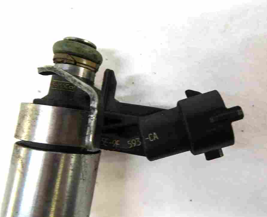 Thumbnail 6: 12-17 LR2 DISCOVERY SPORT RANGE ROVER EVOQUE (L538 L550) 2.0L FUEL INJECTOR SET
