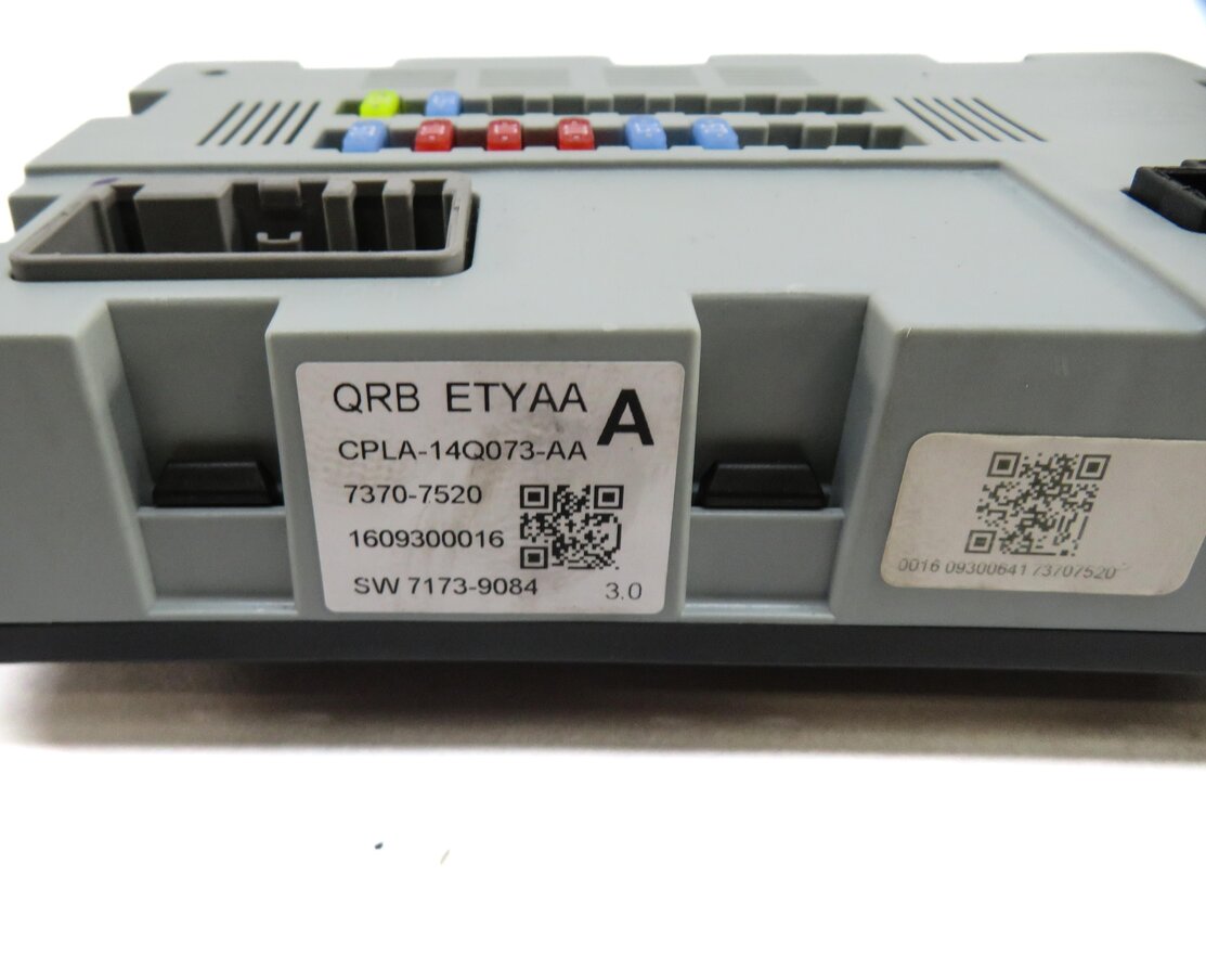 Thumbnail 4: 2017 LAND ROVER DISCOVERY SPORT (L550) CABIN RELAY FUSE BOX MODULE