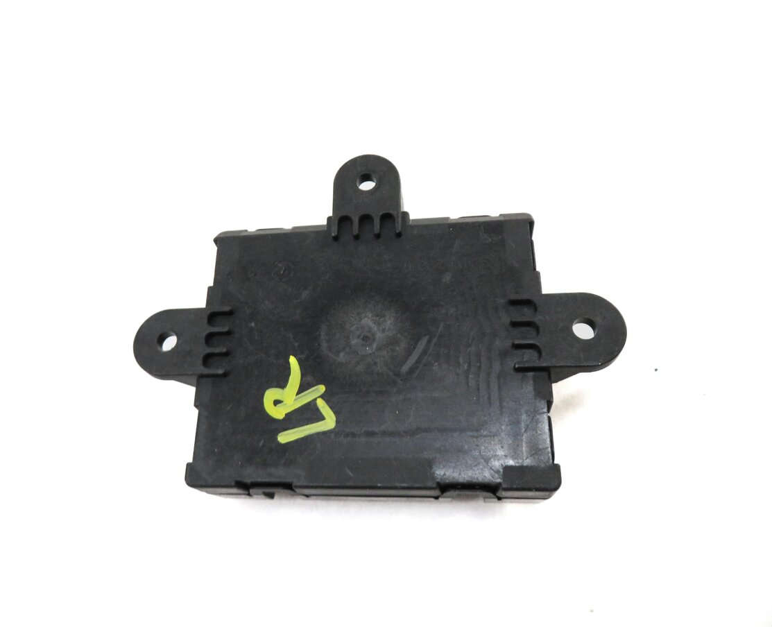 Thumbnail 5: 2017 LAND ROVER DISCOVERY SPORT (L550) REAR LEFT DOOR CONTROL MODULE