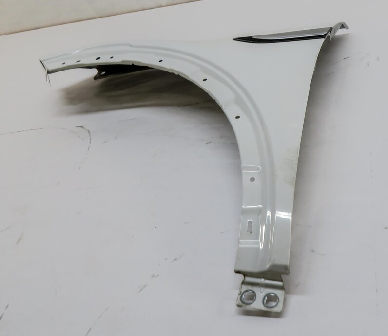Thumbnail 2: 2015-2020 LAND ROVER DISCOVERY SPORT (L550) FRONT LEFT DRIVER FENDER (WHITE)