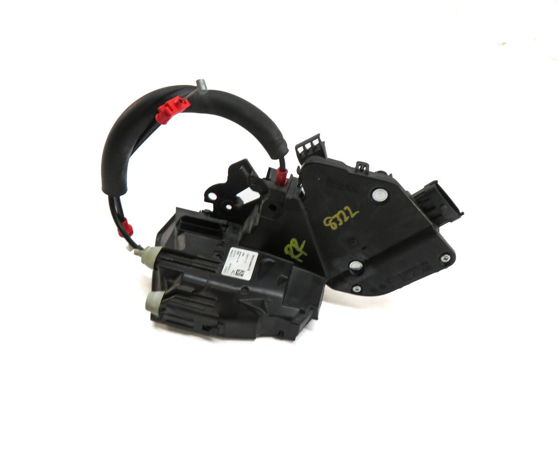 Thumbnail 1: 2013-2022 LAND ROVER DISCOVERY RANGE ROVER SPORT - RIGHT REAR PASSIVE DOOR LATCH