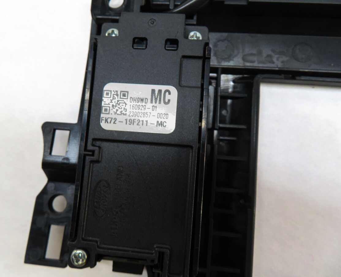 Thumbnail 6: 15-19 LAND ROVER DISCOVERY SPORT (L550) NAVIGATION DISPLAY SCREEN TRIM & BUTTONS