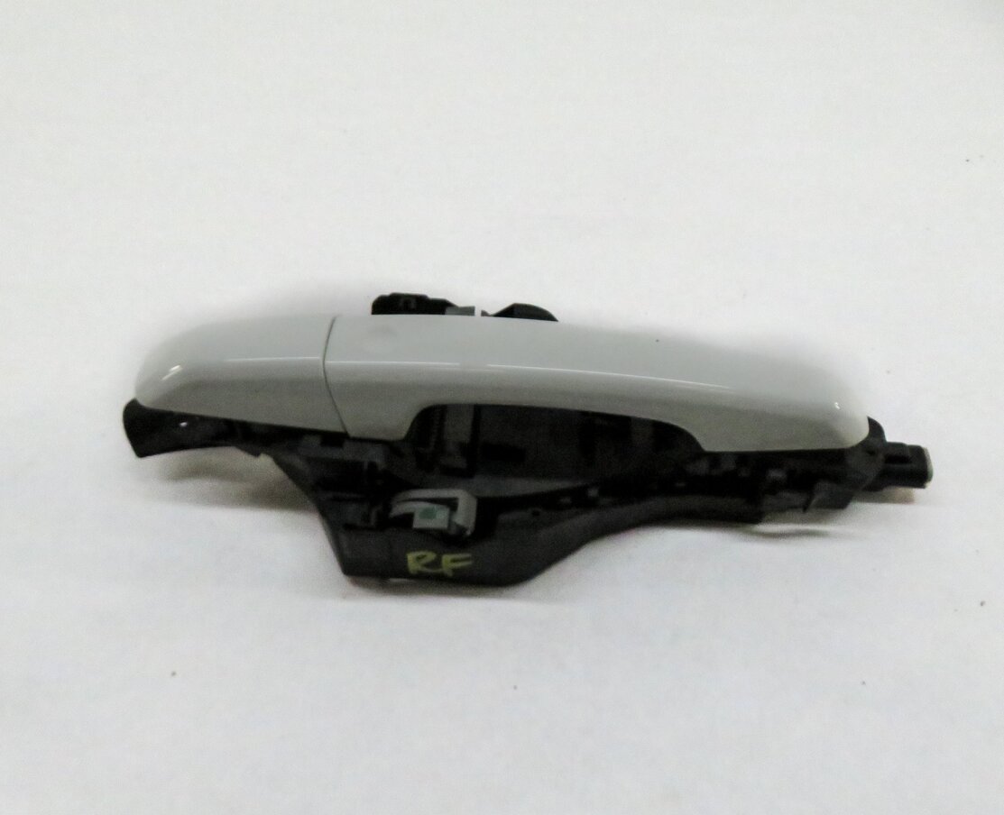Thumbnail 2: 15-19 LAND ROVER DISCOVERY SPORT (L550) RIGHT FRONT PASSIVE DOOR HANDLE (WHITE)