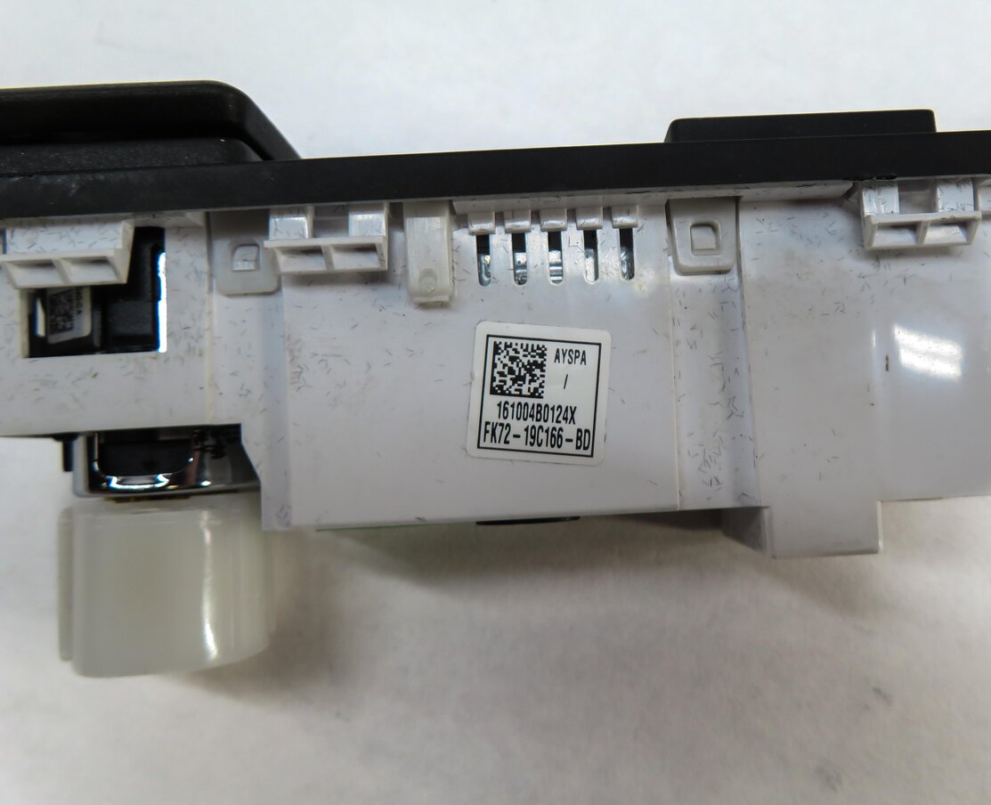 Thumbnail 5: 2017 LAND ROVER DISCOVERY SPORT (L550) NAVIGATION USB AUXILIARY INPUT INTERFACE