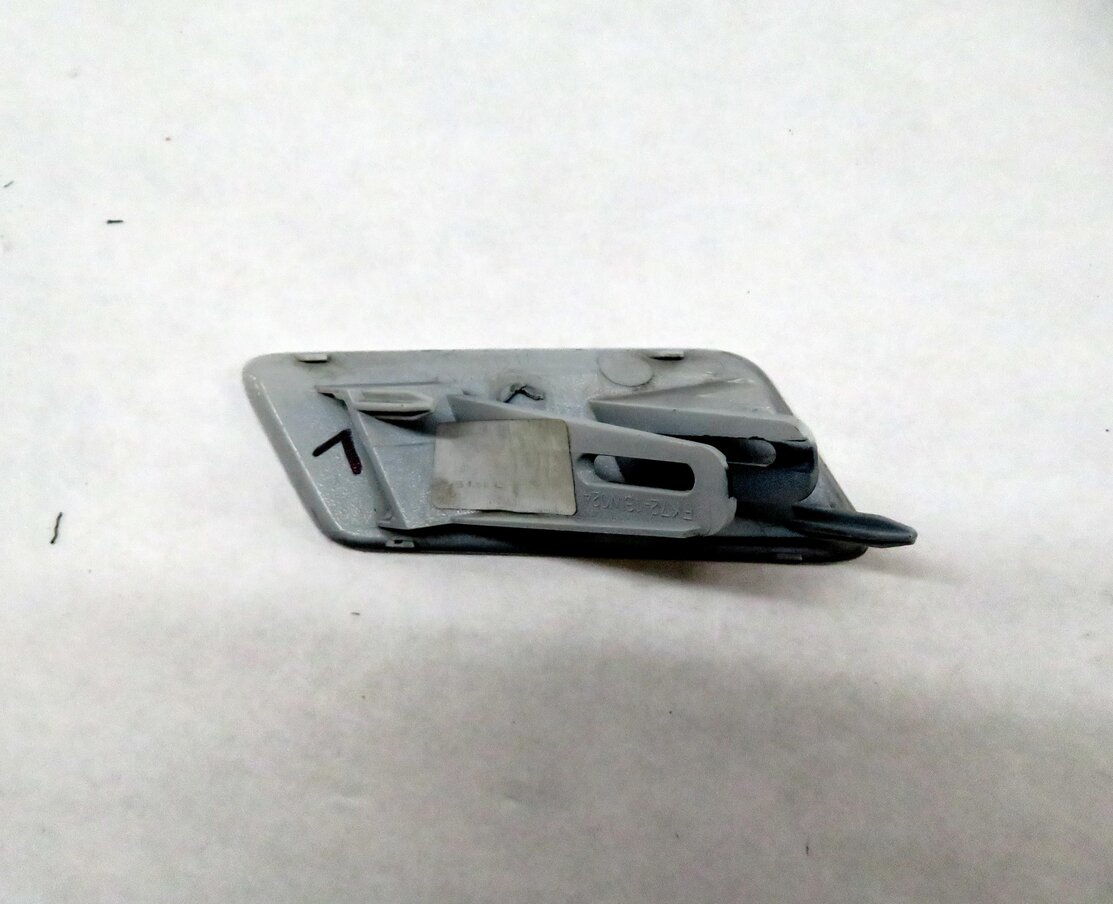 Thumbnail 4: 2017 LAND ROVER DISCOVERY SPORT (L550) FRONT LEFT HEADLIGHT WASHER TRIM (WHITE)