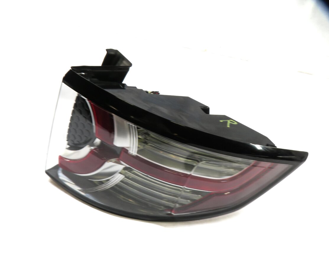 15-19 LAND ROVER DISCOVERY SPORT (L550) RIGHT REAR TAILLIGHT BRAKE LIGHT LAMP