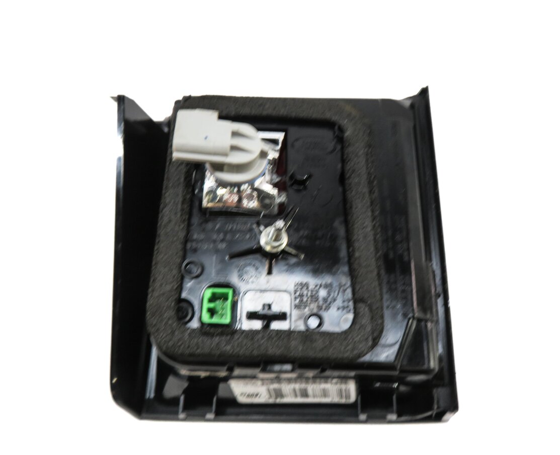 Thumbnail 5: 2015-2019 LAND ROVER DISCOVERY SPORT (L550) LEFT REAR INNER TAILLIGHT LIGHT LAMP