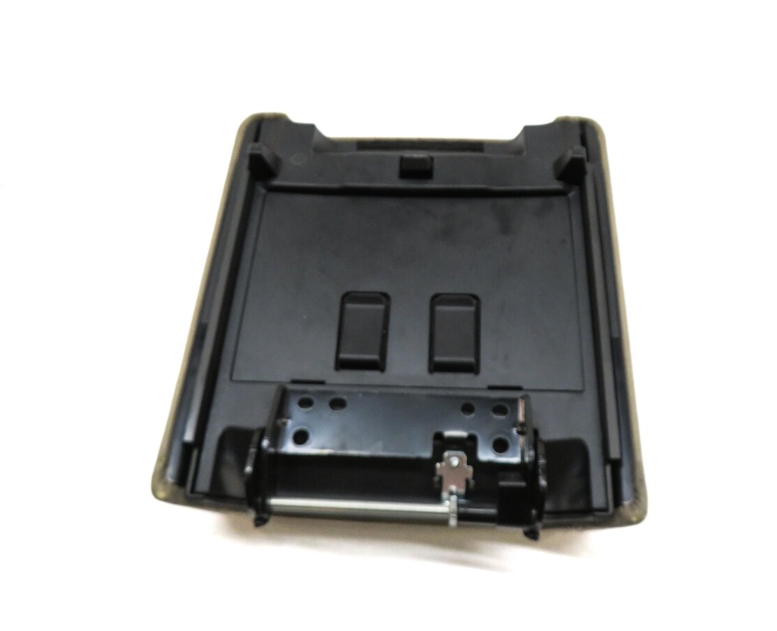 Thumbnail 7: 2015-2019 DISCOVERY SPORT (L550) FRONT CENTER CONSOLE ARMREST LID (ALMOND BEIGE)