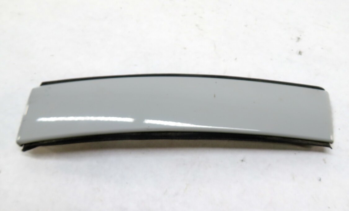Thumbnail 4: 2017 LAND ROVER DISCOVERY SPORT (L550) FRONT RIGHT DOOR LOWER MOULDING (WHITE)