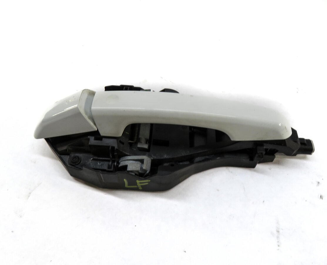 Thumbnail 2: 15-19 DISCOVERY SPORT (L550) FRONT LEFT DRIVER PASSIVE DOOR HANDLE (FUJI WHITE)