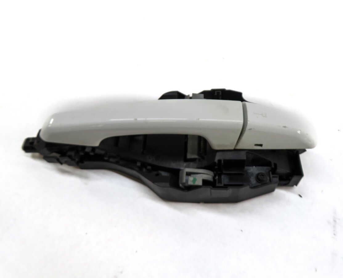 Thumbnail 4: 15-19 DISCOVERY SPORT (L550) FRONT LEFT DRIVER PASSIVE DOOR HANDLE (FUJI WHITE)