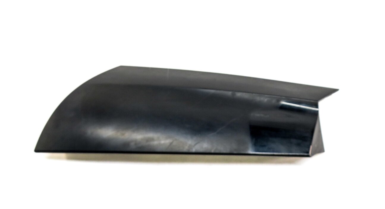 Thumbnail 4: 2017 DISCOVERY SPORT (L550) REAR LEFT EXTERIOR TRUNK WINDOW PILAR TRIM (BLACK)