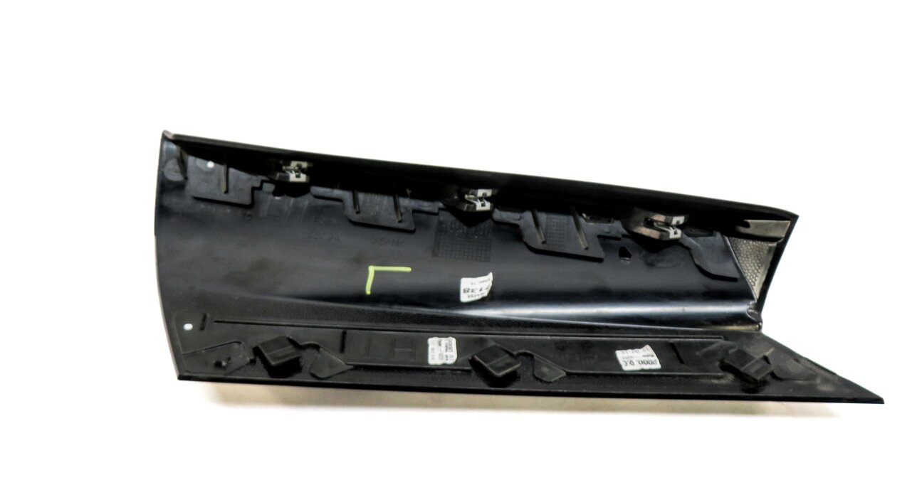 Thumbnail 5: 2017 DISCOVERY SPORT (L550) REAR LEFT EXTERIOR TRUNK WINDOW PILAR TRIM (BLACK)