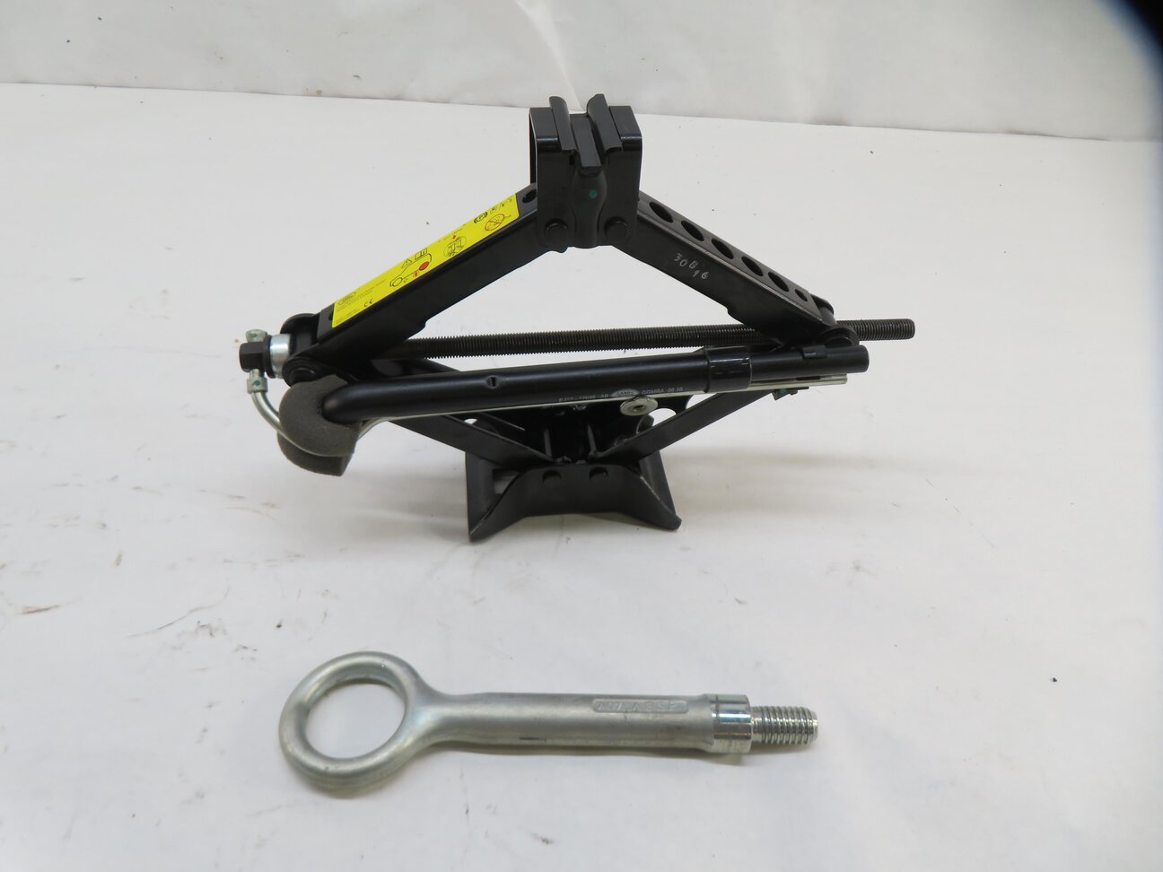 Thumbnail 2: 15-23 LAND ROVER DISCOVERY SPORT (L550) EMERGENCY ROADSIDE TIRE SCISSOR JACK