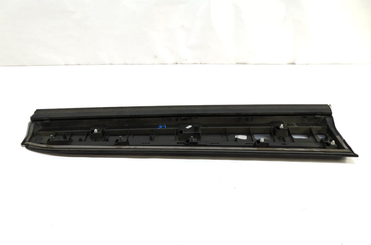 Thumbnail 5: 2019 AUDI Q7 (4M) FRONT LEFT DRIVER DOOR LOWER MOULDING RUNNER TRIM (WHITE 2Y2Y)