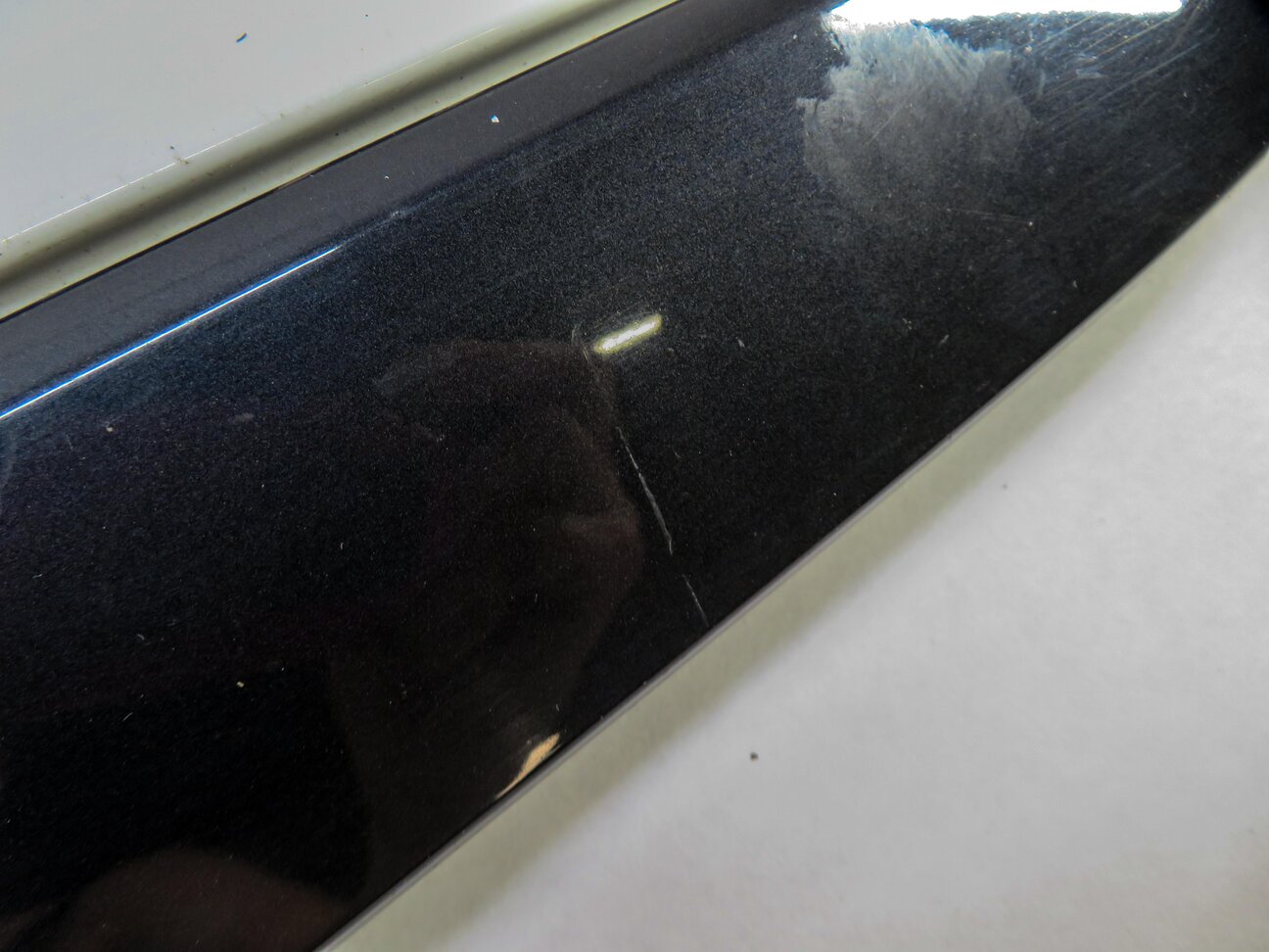 Thumbnail 9: 2019 AUDI Q7 (4M) FRONT LEFT DRIVER DOOR LOWER MOULDING RUNNER TRIM (WHITE 2Y2Y)