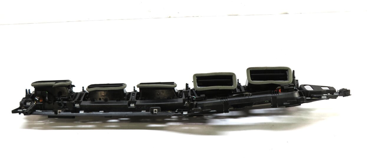 Thumbnail 5: 2019 AUDI Q7 (4M) FRONT RIGHT PASSENGER DASH HEATER A/C AIR VENT ASSEMBLY