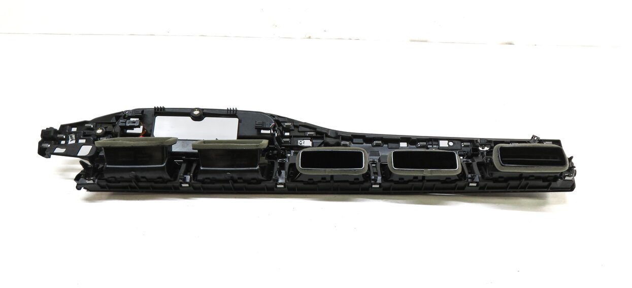 Thumbnail 6: 2019 AUDI Q7 (4M) FRONT RIGHT PASSENGER DASH HEATER A/C AIR VENT ASSEMBLY
