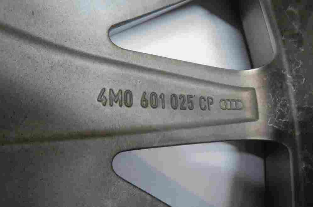Thumbnail 5: 2019 AUDI Q7 (4M) 22x10 ALUMINUM ALLOY 5-SPOKE V SPOKE WHEEL RIM