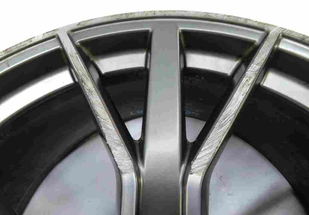 Thumbnail 8: 2019 AUDI Q7 (4M) 22x10 ALUMINUM ALLOY 5-SPOKE V SPOKE WHEEL RIM