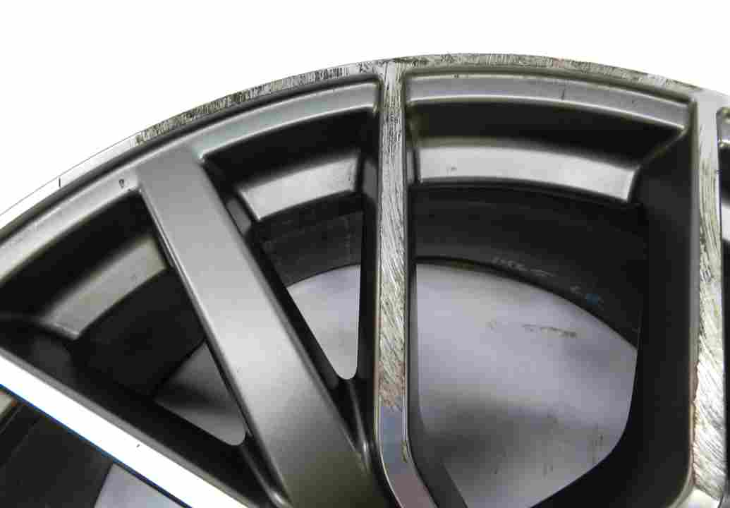 Thumbnail 9: 2019 AUDI Q7 (4M) 22x10 ALUMINUM ALLOY 5-SPOKE V SPOKE WHEEL RIM