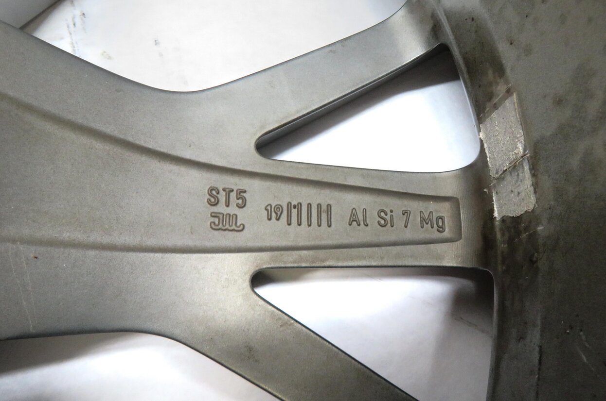 Thumbnail 9: 2019 AUDI Q7 (4M) 22x10 ALUMINUM ALLOY 5-SPOKE V SPOKE WHEEL RIM