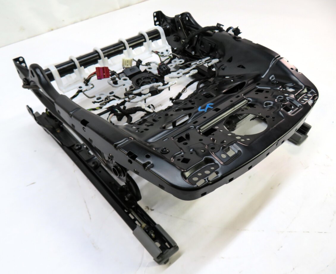 Thumbnail 2: 2017-2020 AUDI Q7 (4M) LEFT FRONT DRIVER SEAT TRACK w/ MOTORS (VENTED / MEMORY)