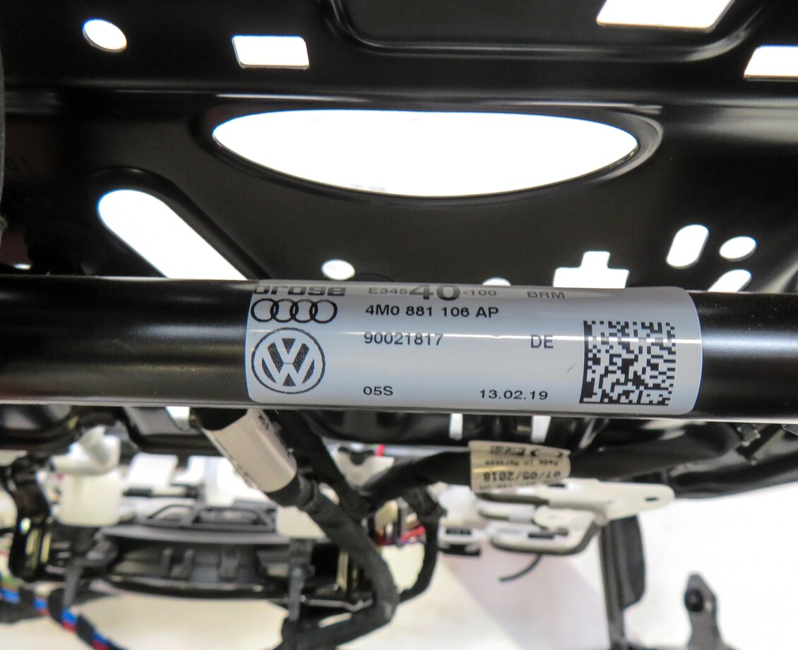 Thumbnail 6: 2017-2020 AUDI Q7 (4M) RIGHT FRONT PASSENGER SEAT TRACK w/ MOTORS (VENTED)