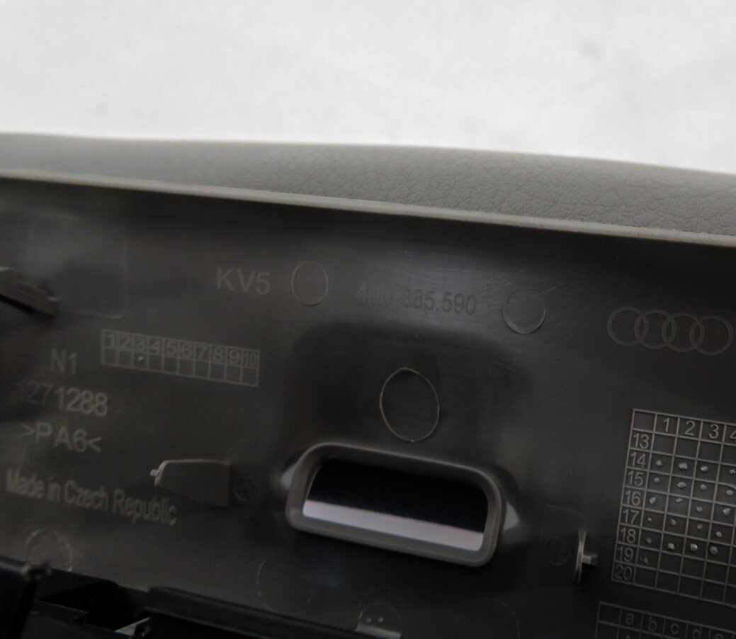 Thumbnail 6: 17-19 AUDI Q7 (4M) REAR LEFT or RIGHT 3rd THIRD ROW SEAT HEADREST (ROCK GRAY)