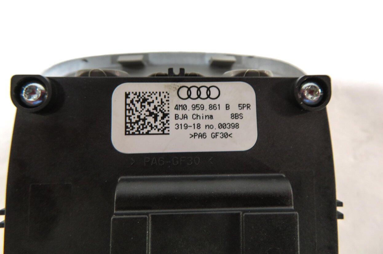 Thumbnail 5: 2019 AUDI Q7 (4M) REAR 3RD THIRD ROW FOLDING SEAT SWITCH BUTTONS w/ TRIM (GRAY)