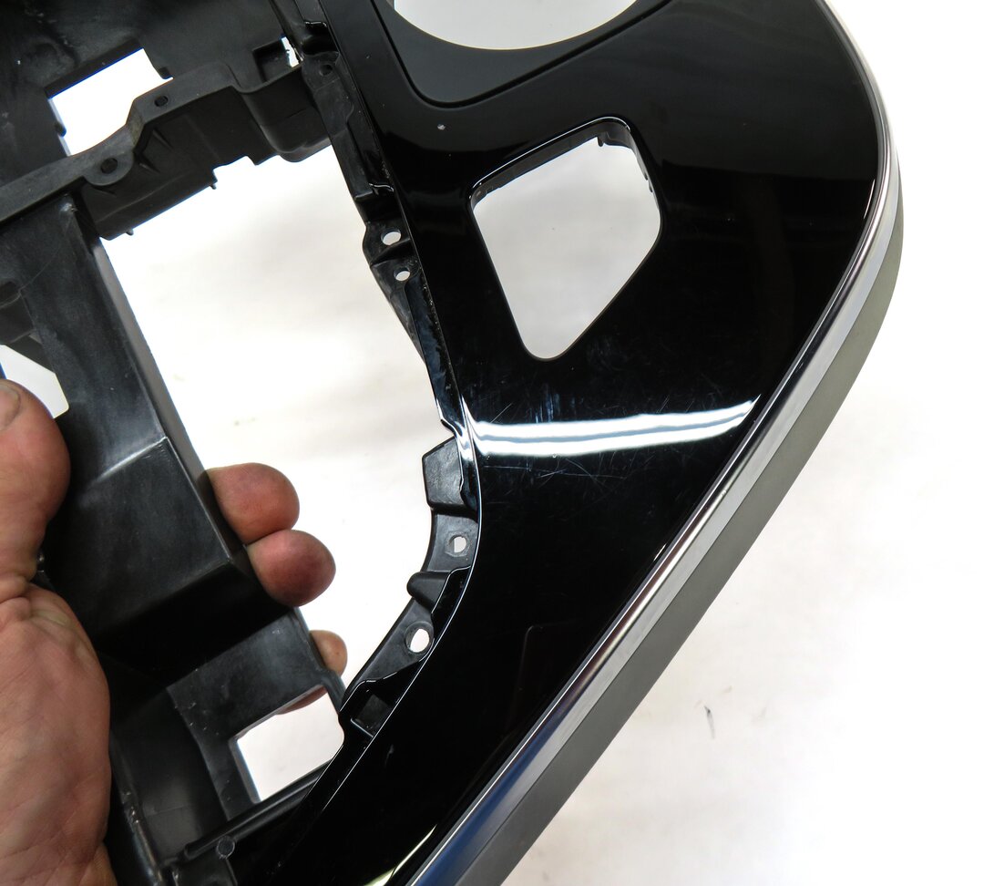 Thumbnail 12: 2019 AUDI Q7 (4M) FRONT CENTER COSNOLE TRIM BEZEL (BLACK)